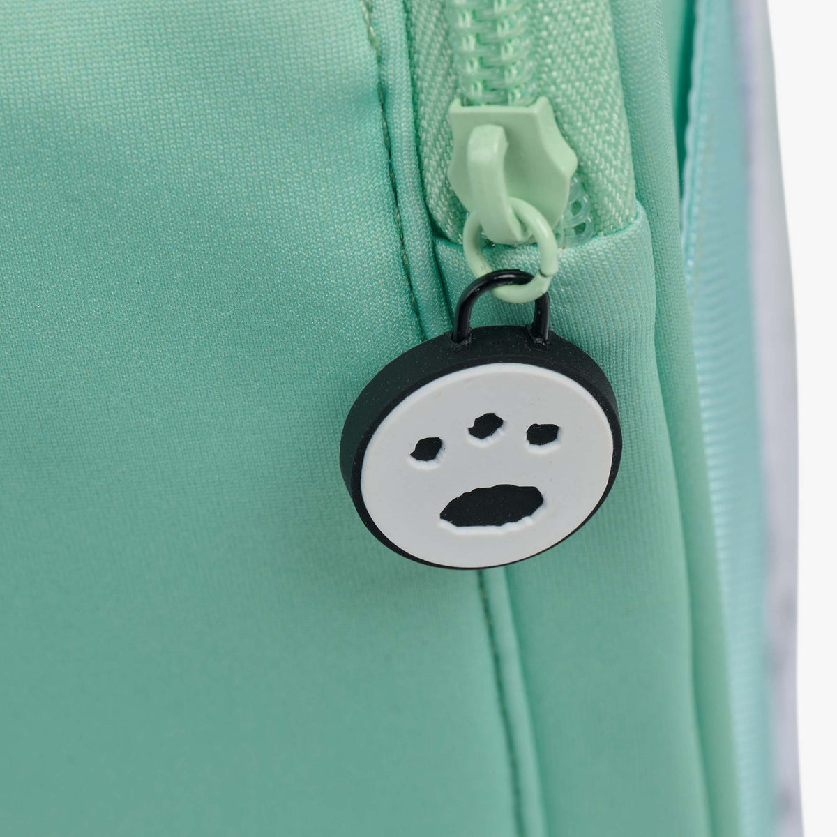 pochaccotm-slim-lunch-cooler-bag-e6 00028031-Z.jpg