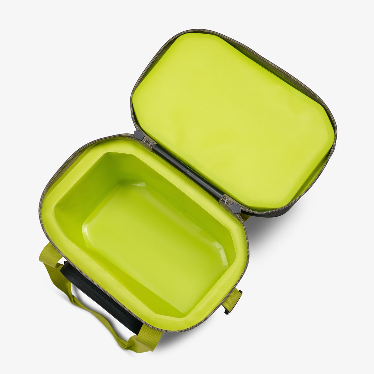 trailmate-18-can-cooler-bag-u3 00066772-O2.jpg